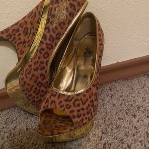 Apple Bottom shoes size 6